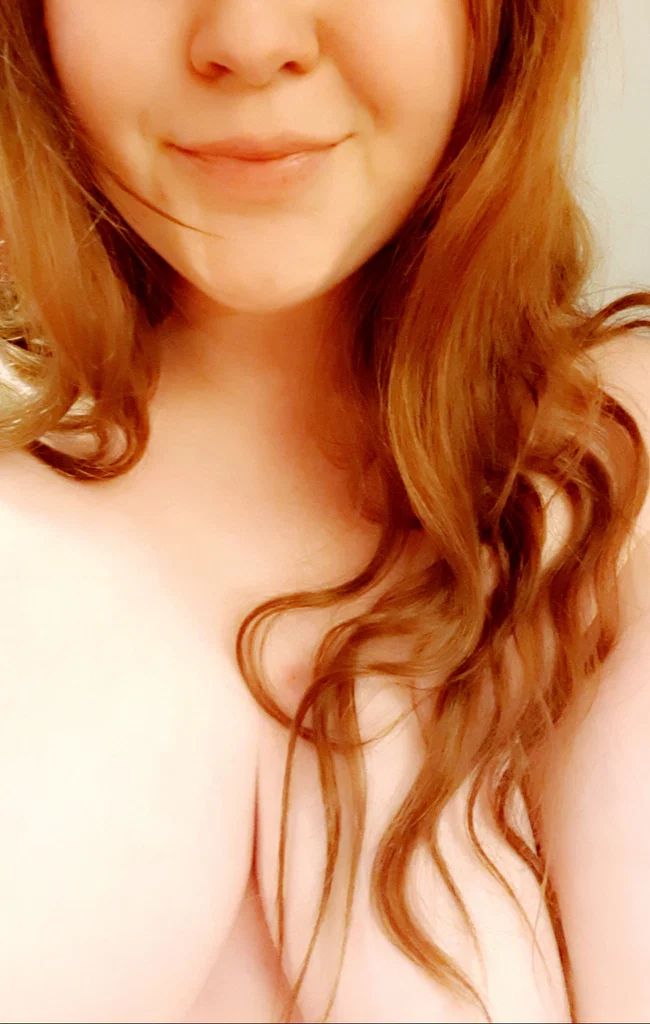 ♡°• Curvy Norwegian Redhead •°♡'s avatar