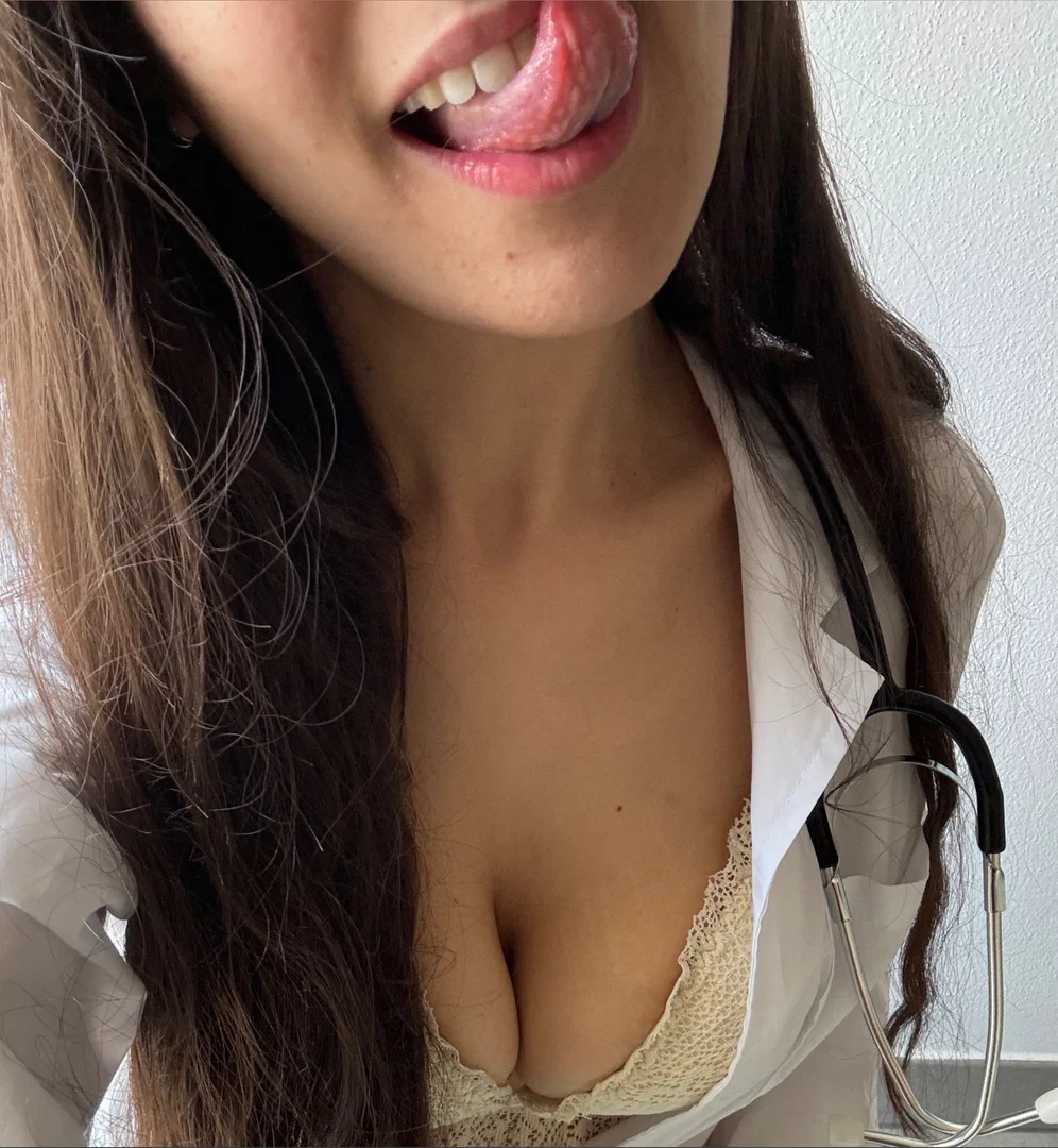 Eva Angeloni FREE profile banner