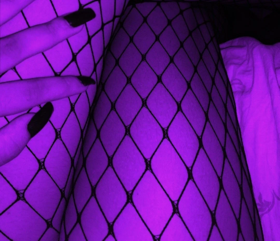 Violet profile banner