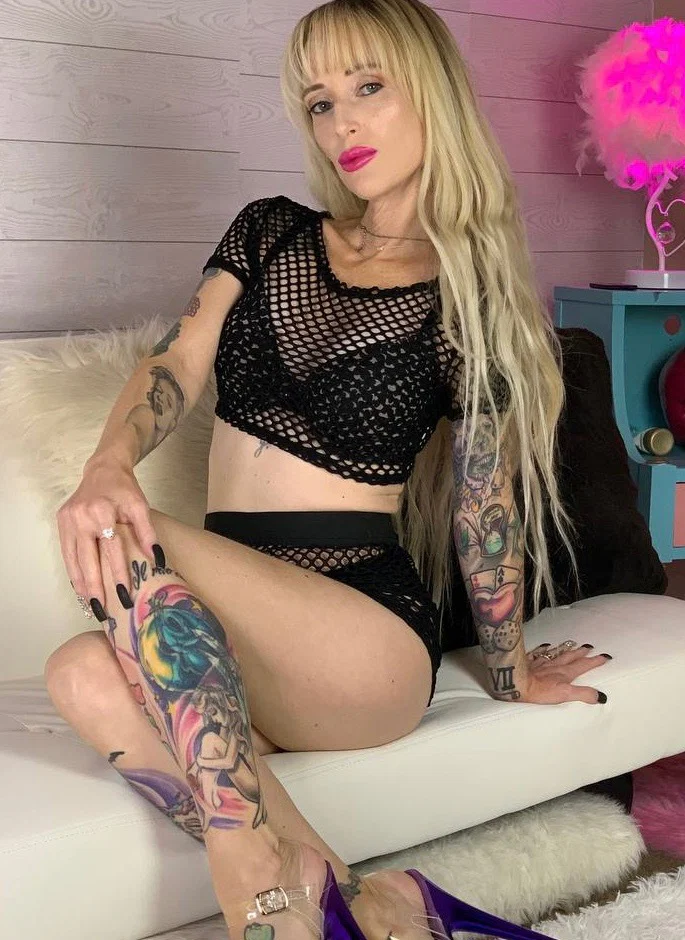 crystal inked  💋📸🤳's avatar