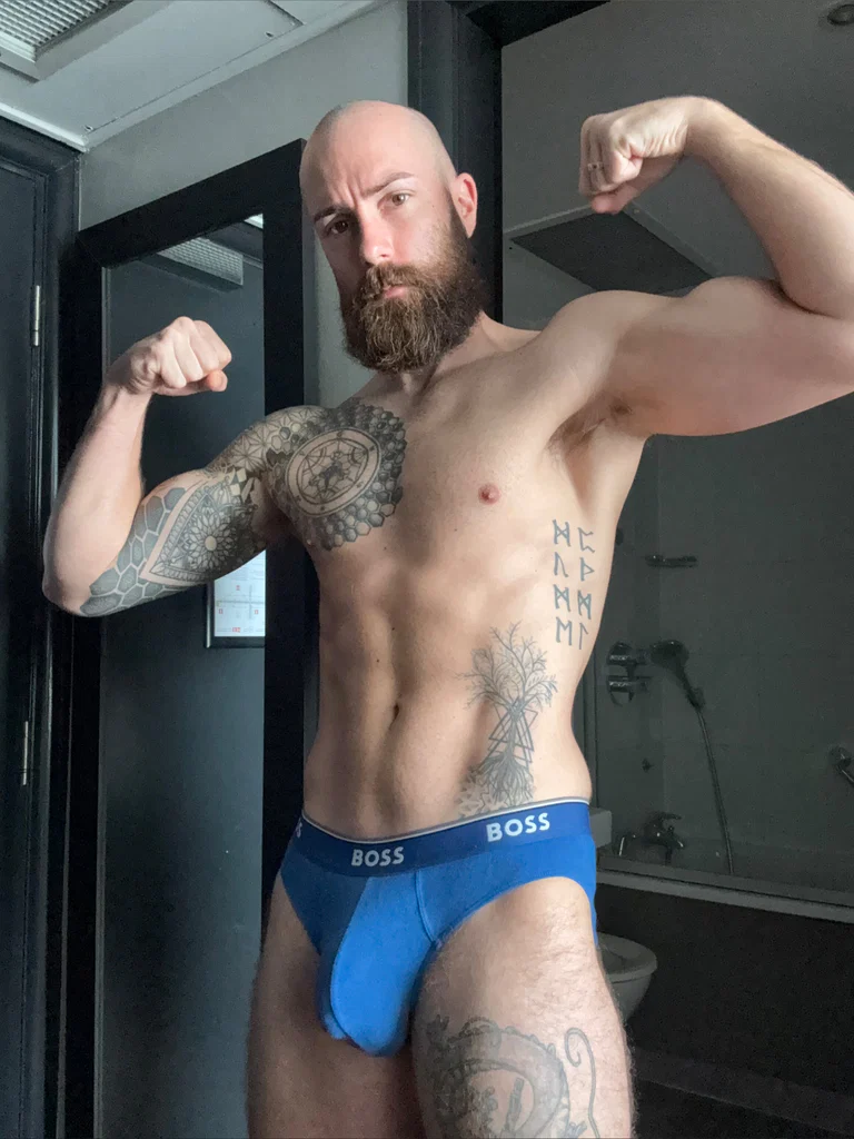 MasterDomUK🇬🇧's avatar