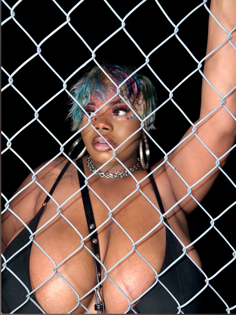 Yannie Lamore profile banner