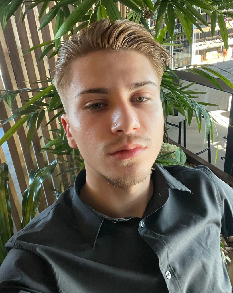 Pablo Bond's avatar
