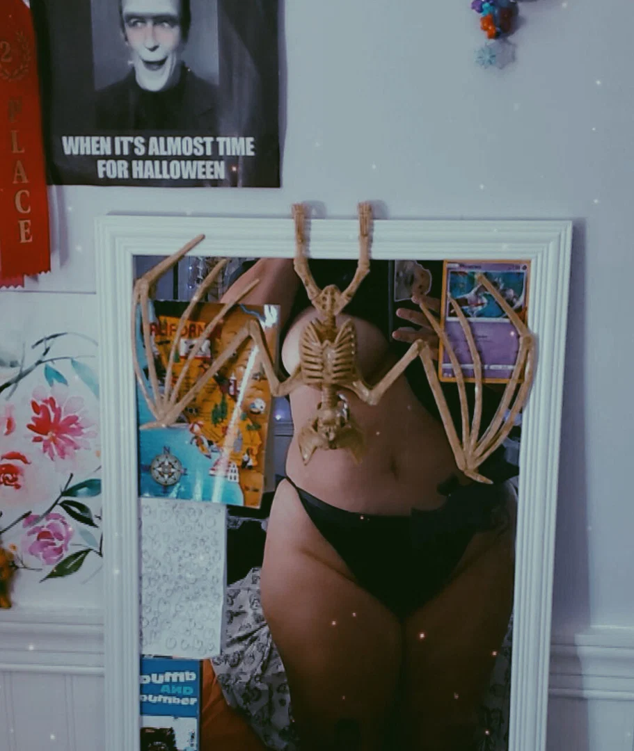 Miss Riss profile banner