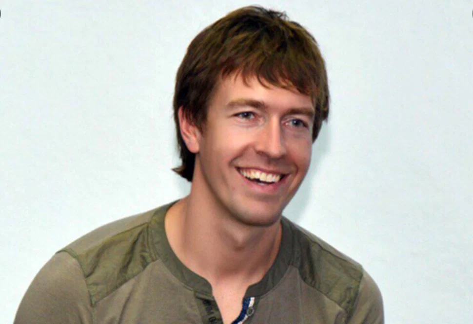 Aleks Lesley's avatar