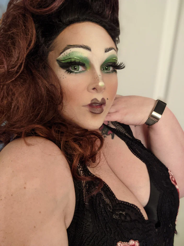 Star Buxom's avatar