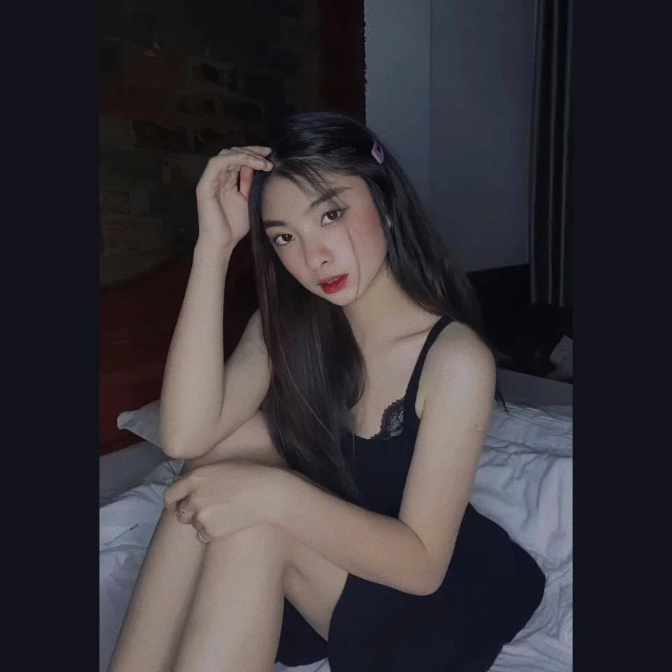 Trang Mai profile banner