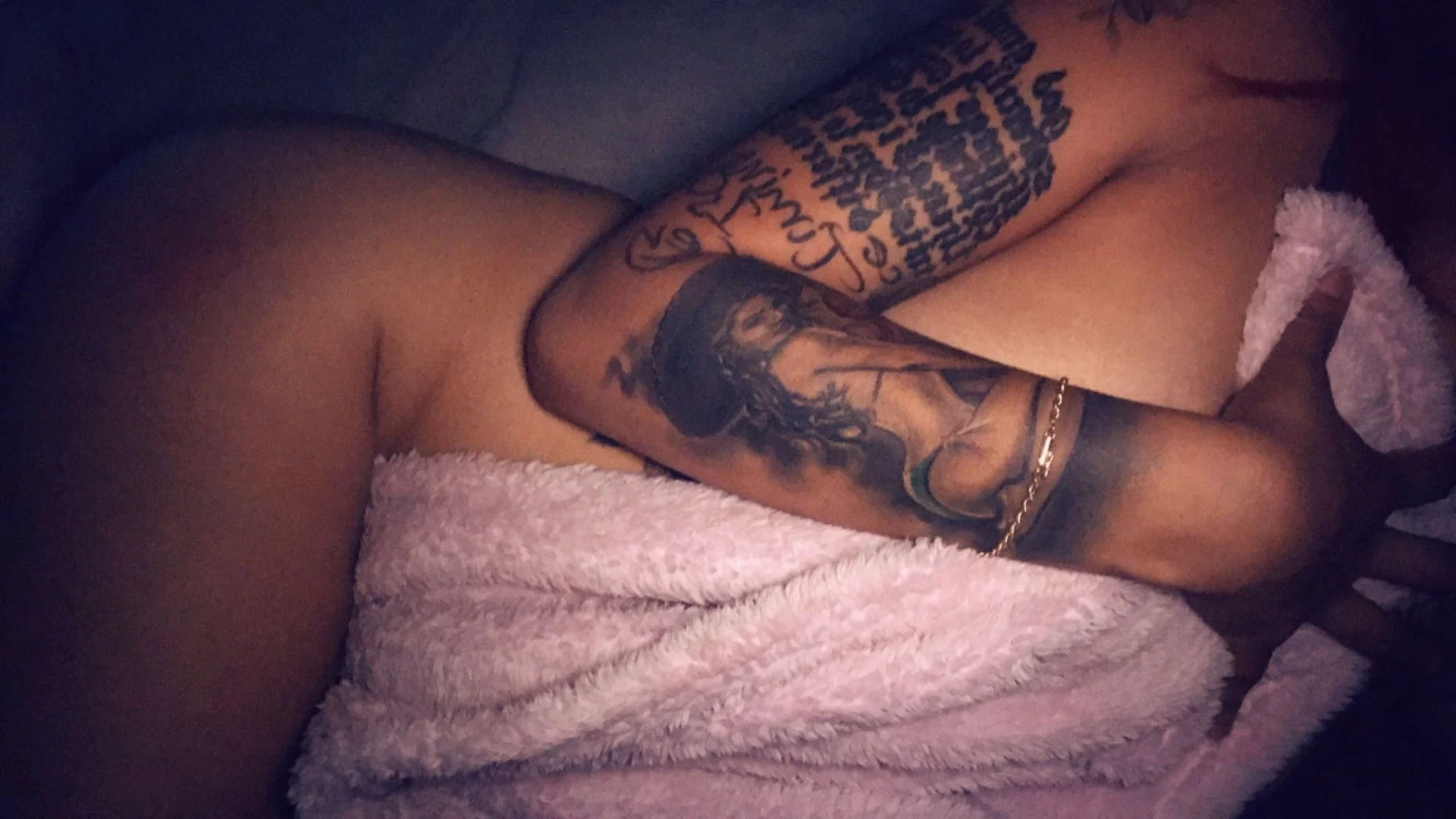 HollyHood profile banner