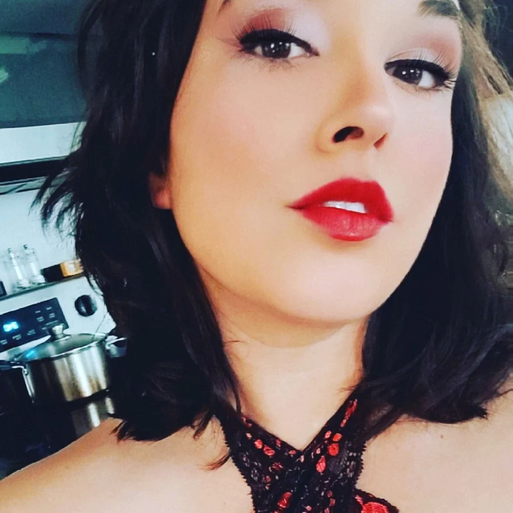 Makeira Cabbella's avatar