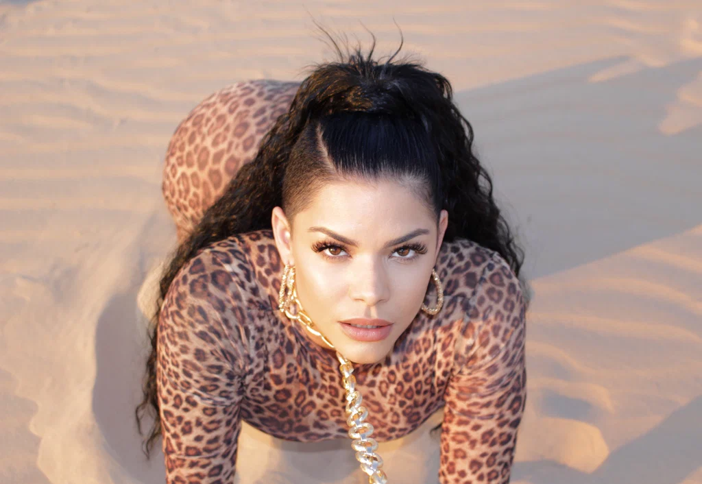 Maya-West's avatar
