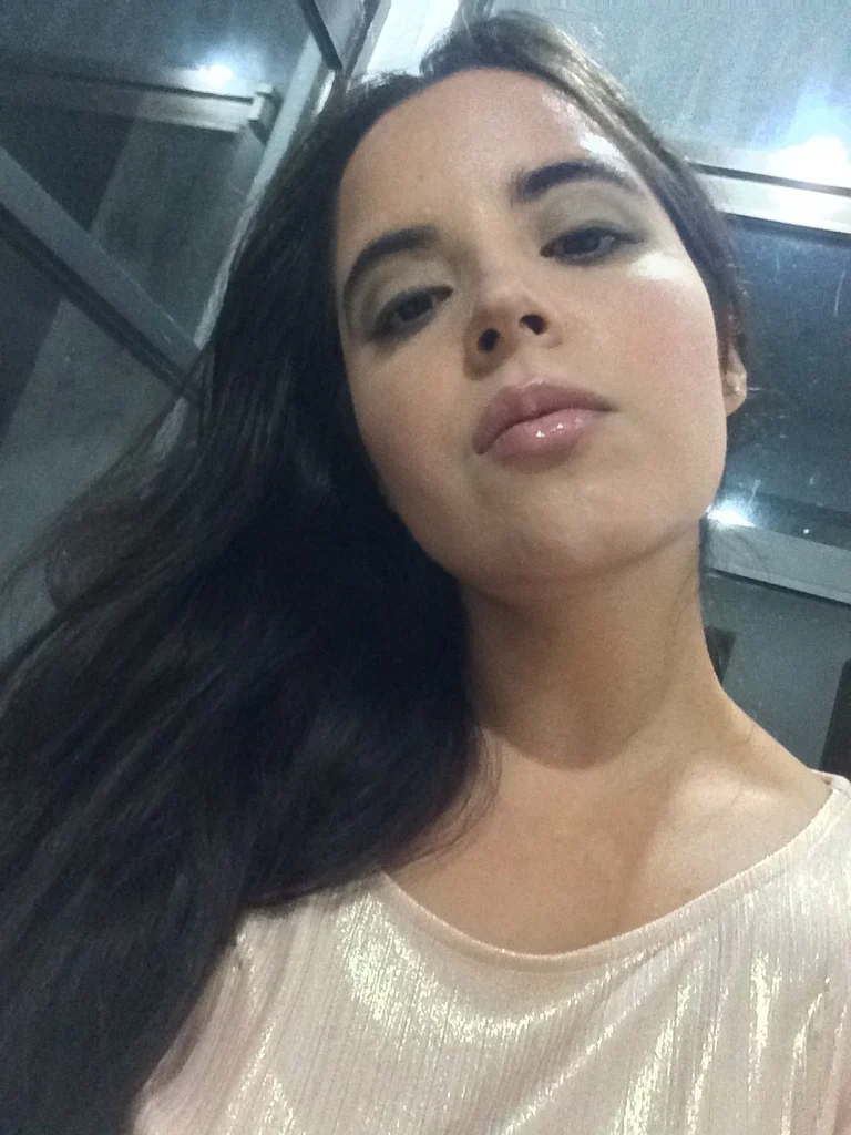 Rose Izel's avatar