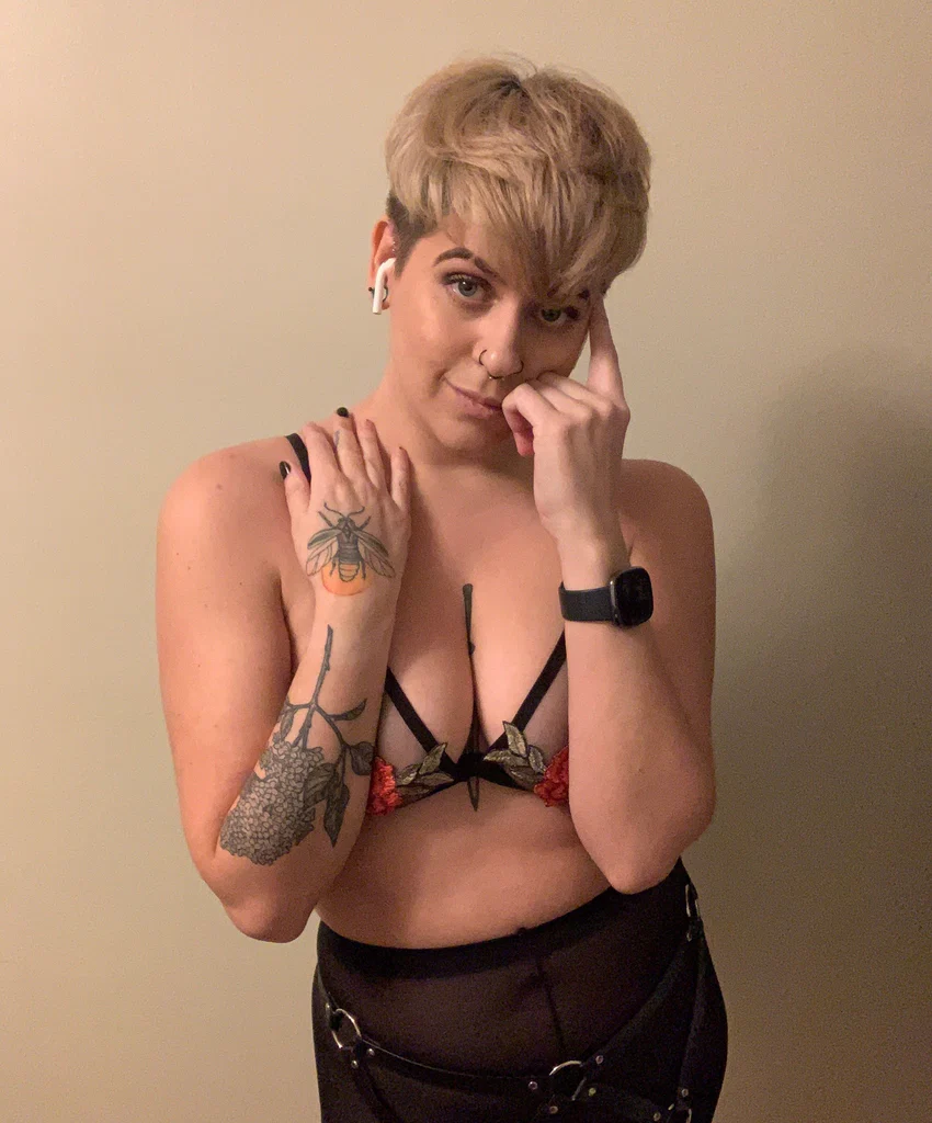 💟Alek | 32 | Trans Enby | Alt | Queer 💟
