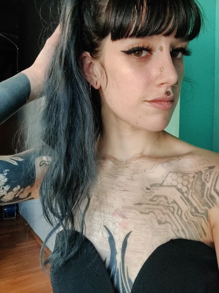 Julie Ruins's avatar