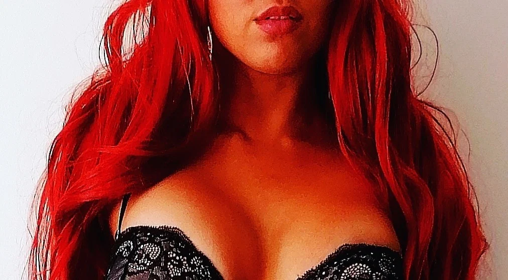 Lacey Laid