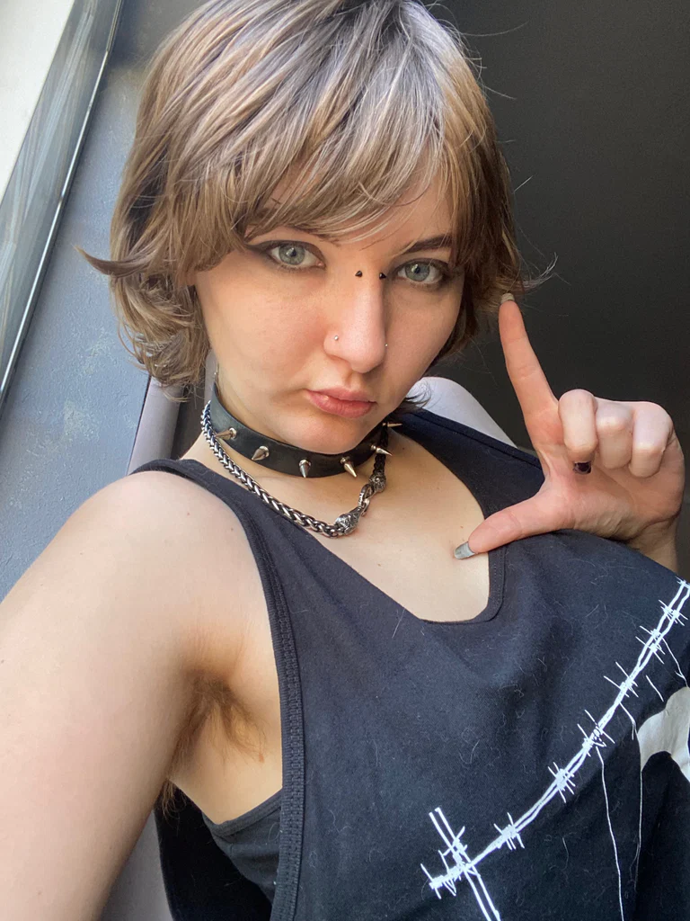 Empress R's avatar