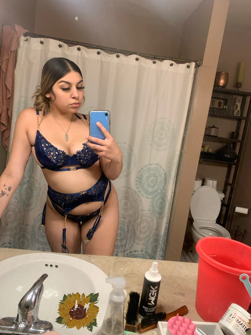 Latina profile banner