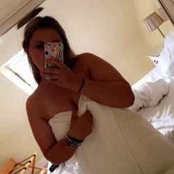 Curvy Kam's avatar