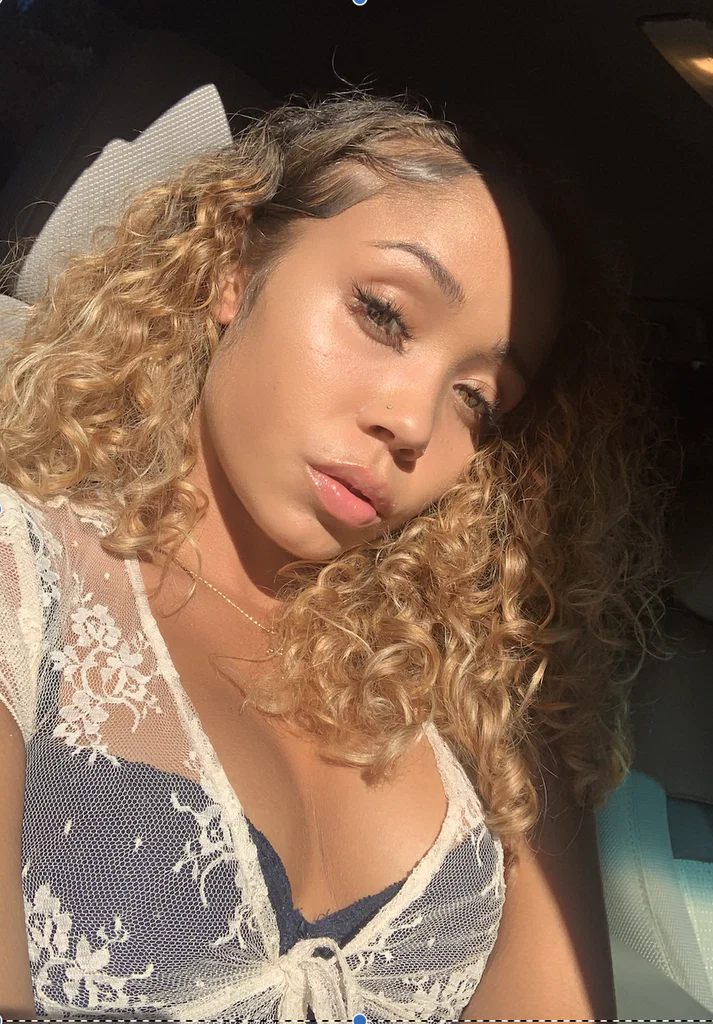 Carlina💋's avatar