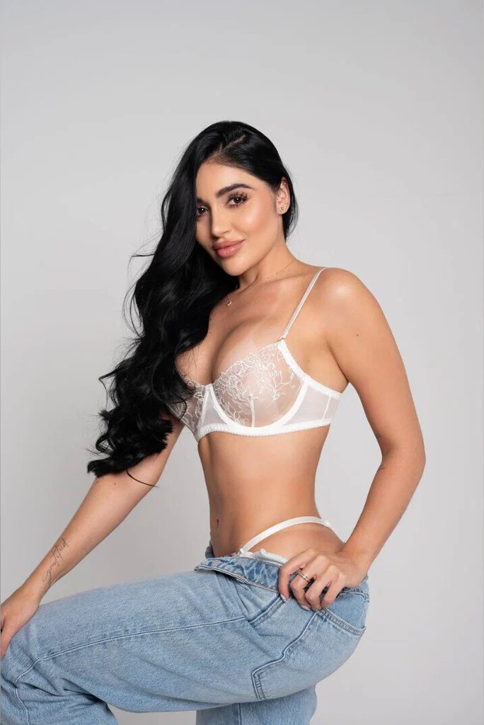 Abby Ray🧡