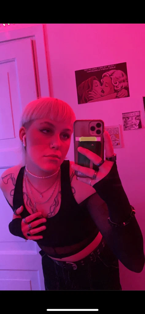 debbie's avatar