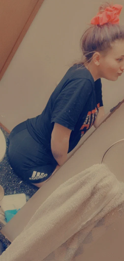 zoee J Grace's avatar