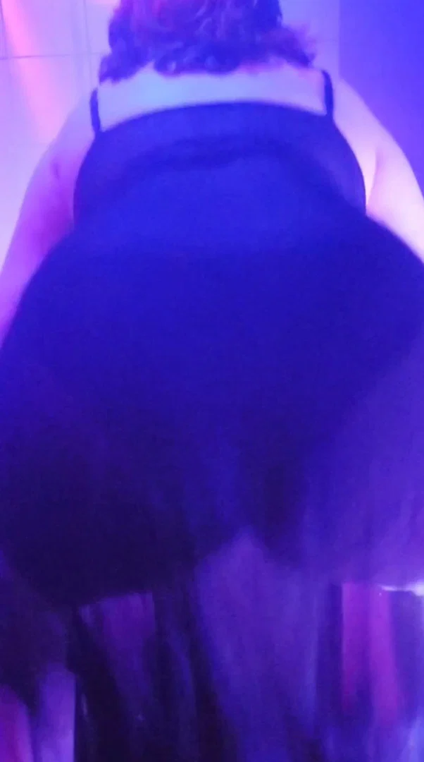 V profile banner