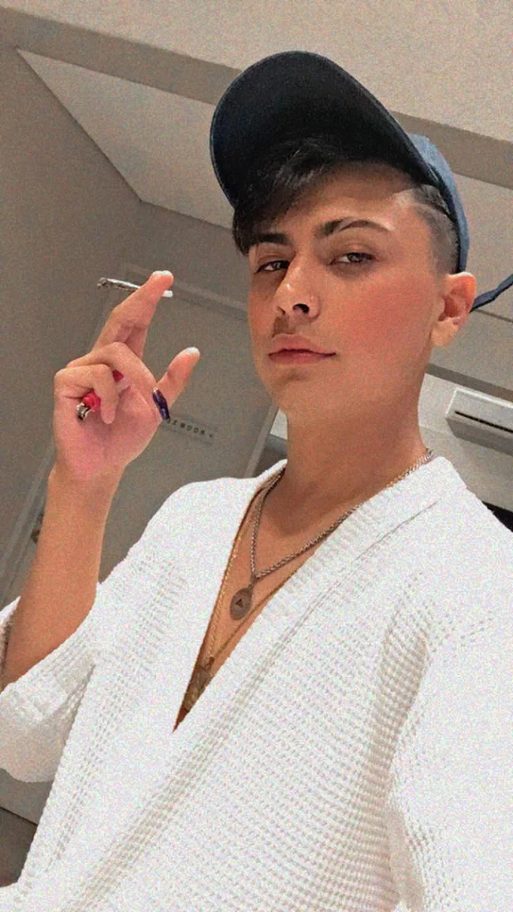 𝐓𝐡𝐞𝐨™⚡️'s avatar