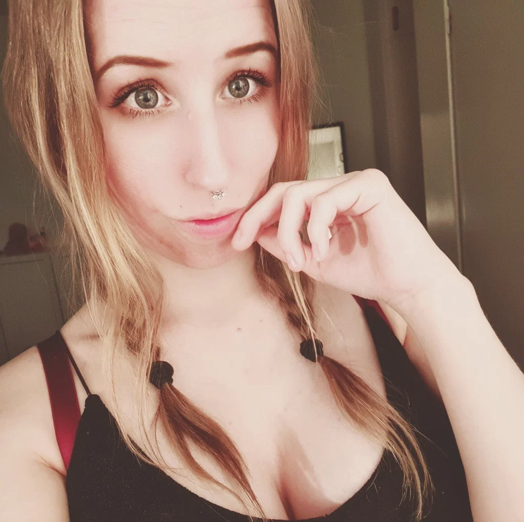Bunny ♥'s avatar