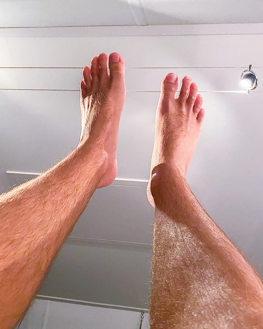 Daily Feet profile banner
