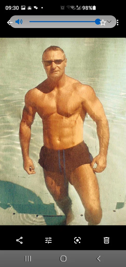muscle daddy's avatar