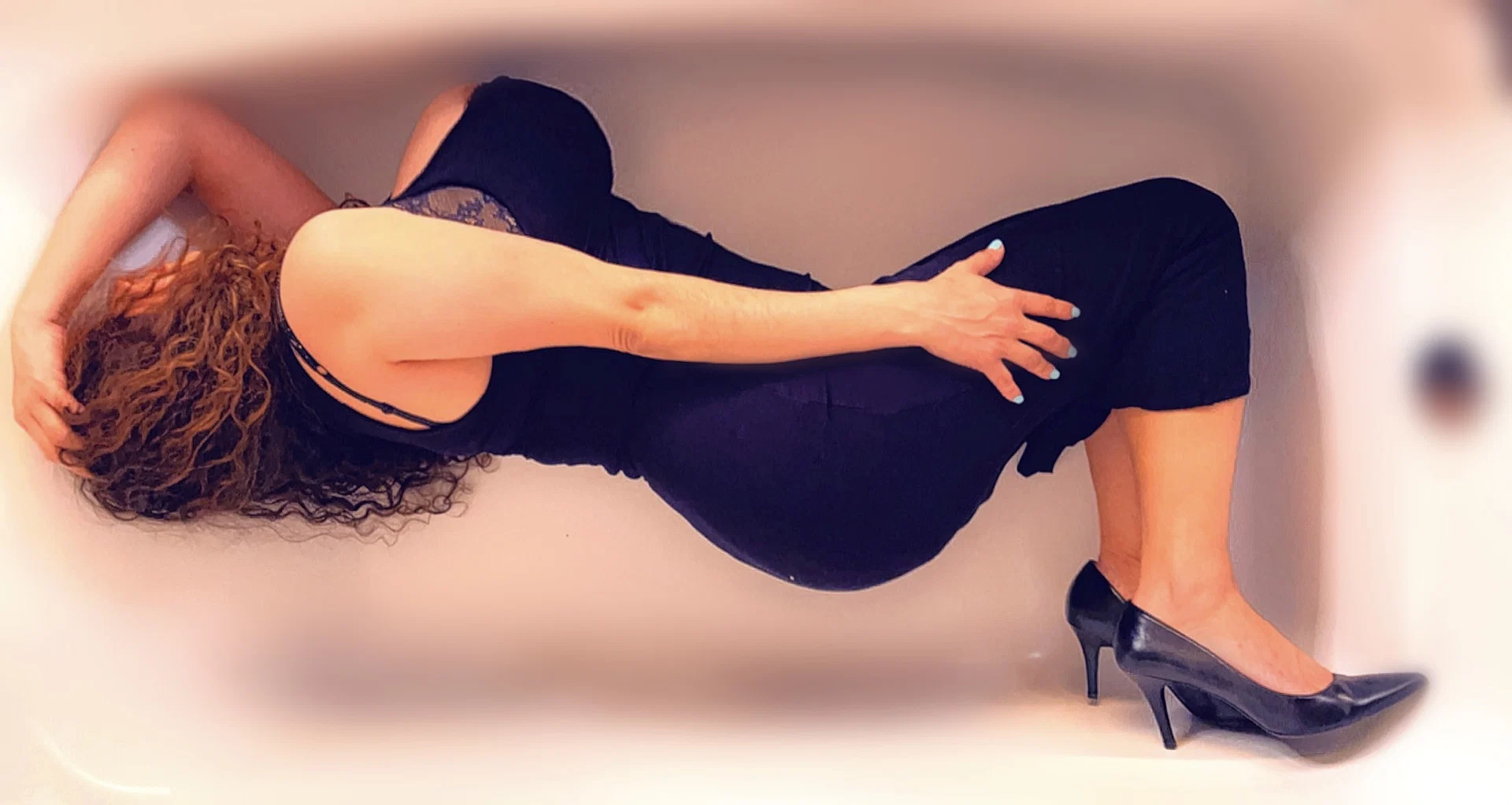 Yasmine Amor profile banner