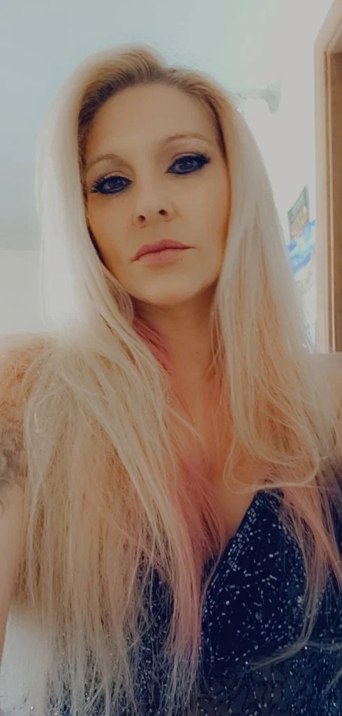 Summer Fay's avatar