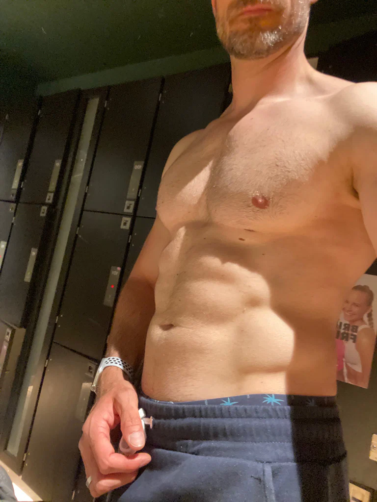 Handsome athletic fitness enthusiast's avatar
