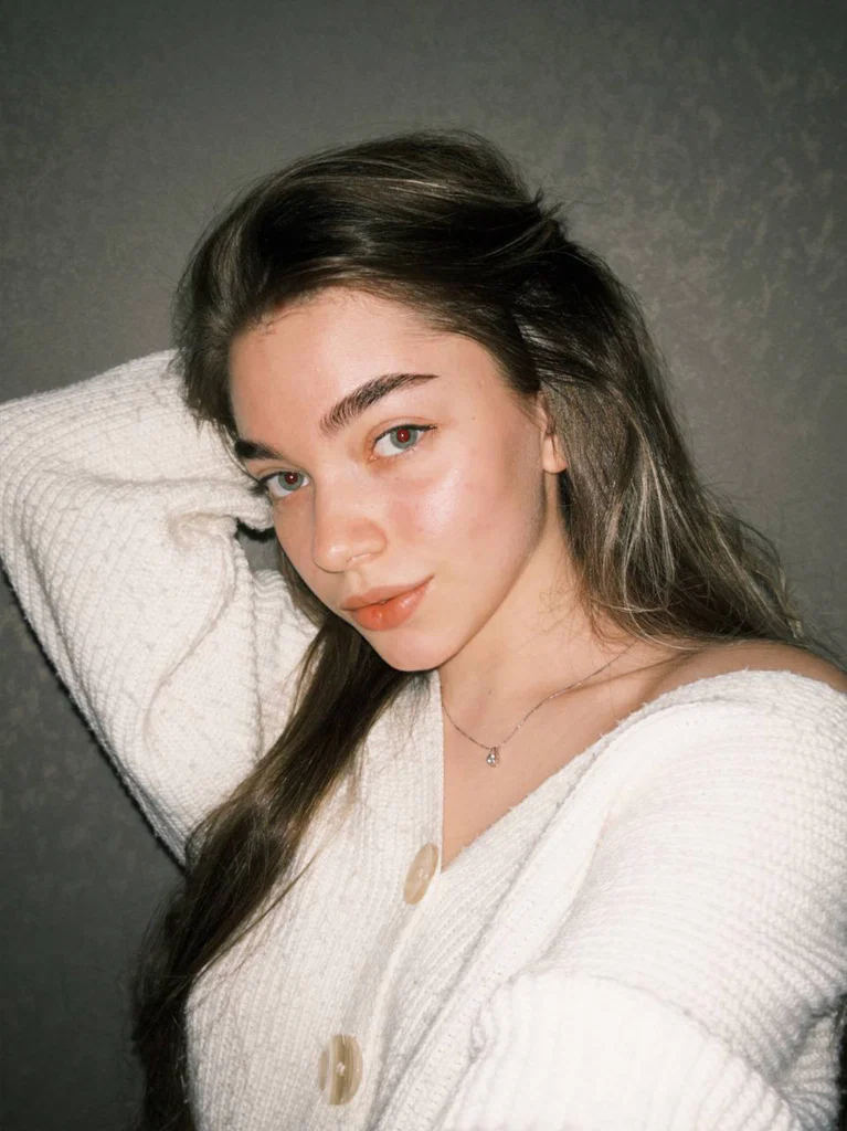 Viktoria Si