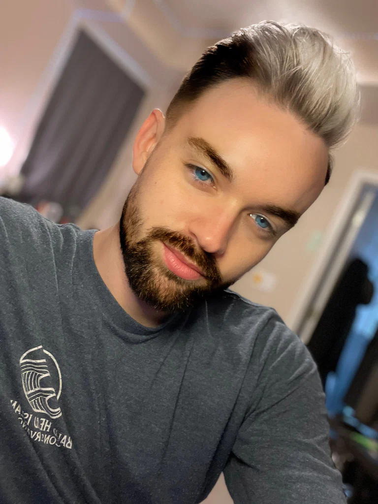 Chris Ryan's avatar
