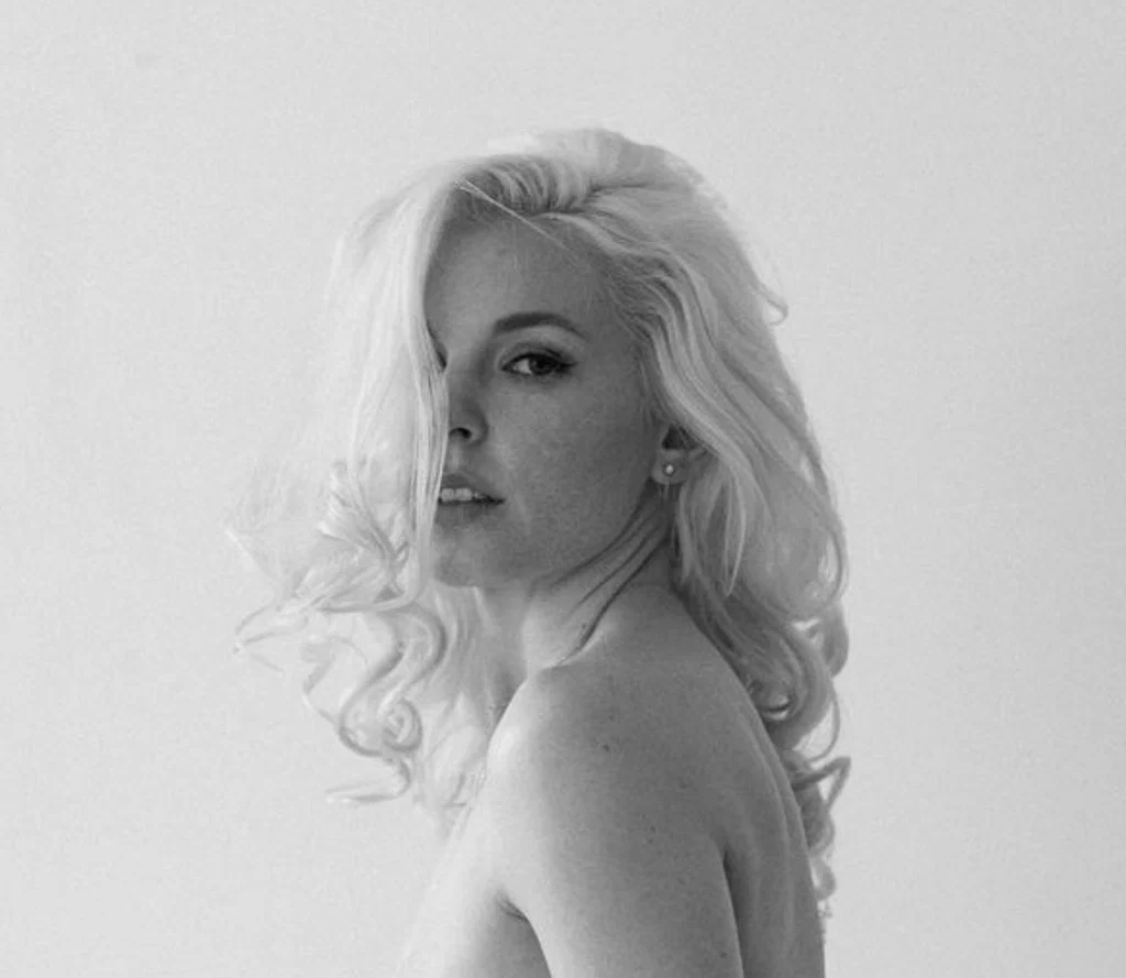 Ali Claire's avatar