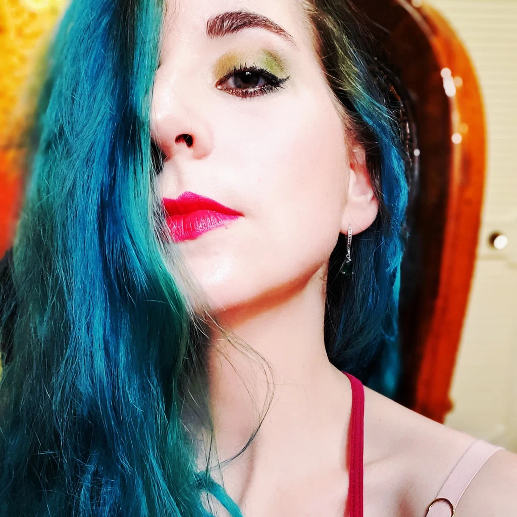 Emily Emerald *FREE*'s avatar