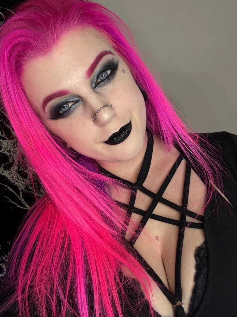 Roxxi 💎 FREE PAGE's avatar