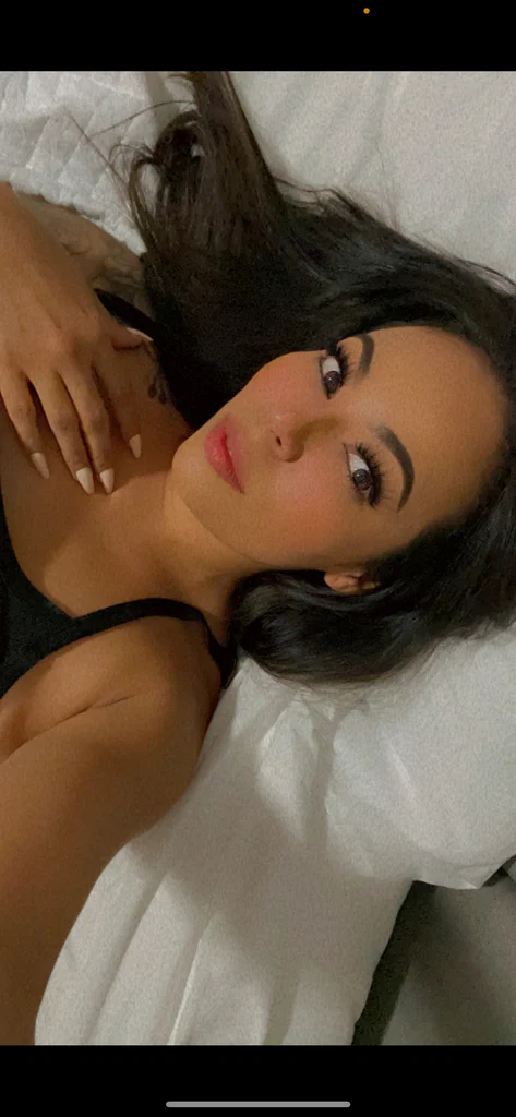 Rosie Luna's avatar