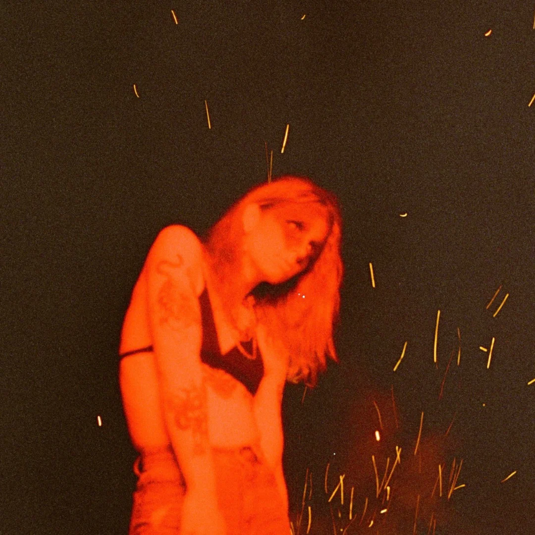 Mimi Hunter profile banner