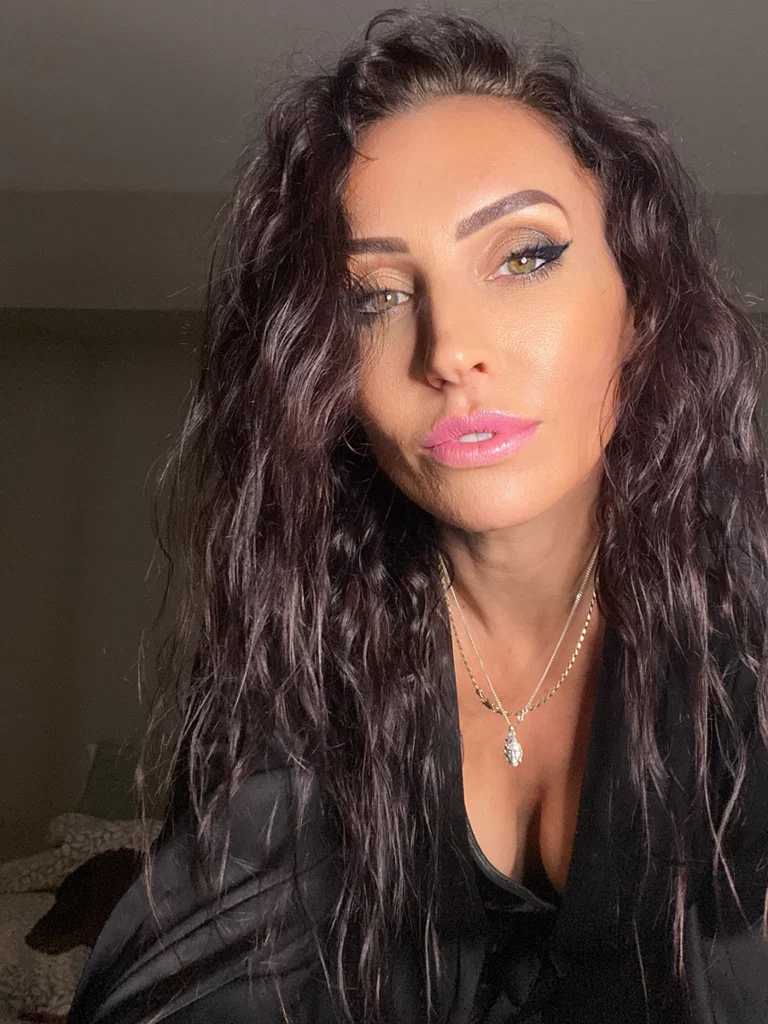 Mistress Dee's avatar