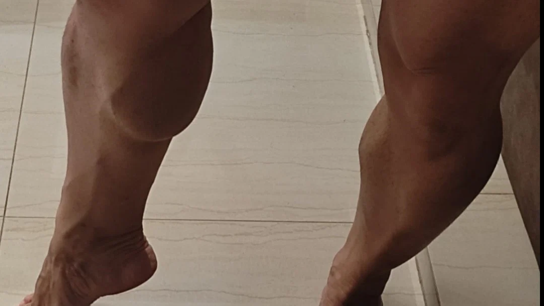 Muscular feet and calves profile banner