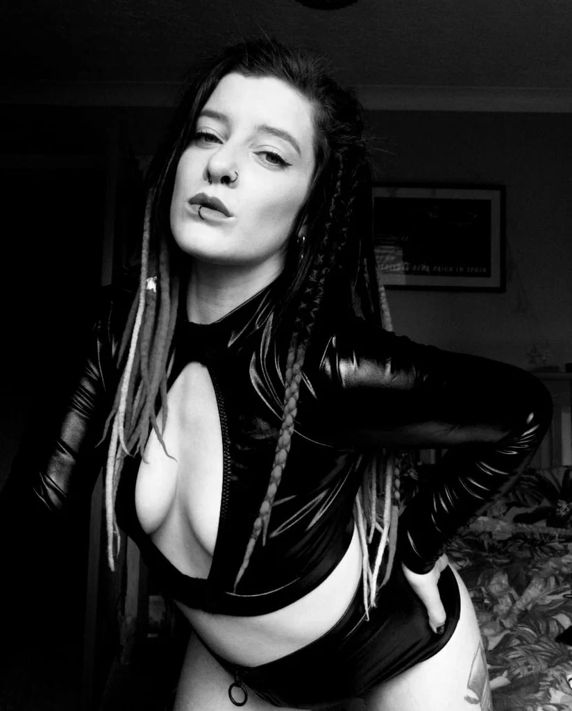 ✖️ Kitten ✖️'s avatar