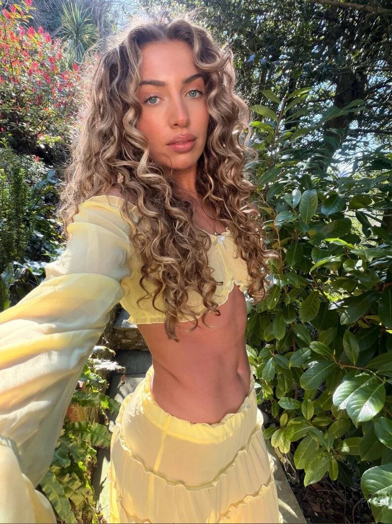 English girl Aspen 🩵's avatar