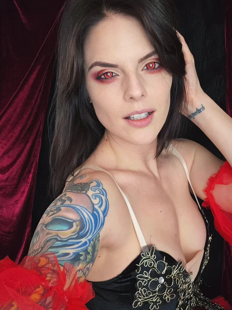 Vicki Psythe Moore FREE's avatar