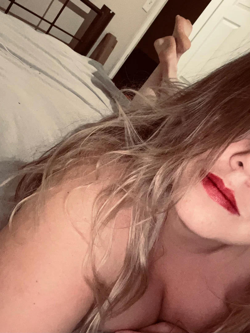 Curvytemptation profile banner