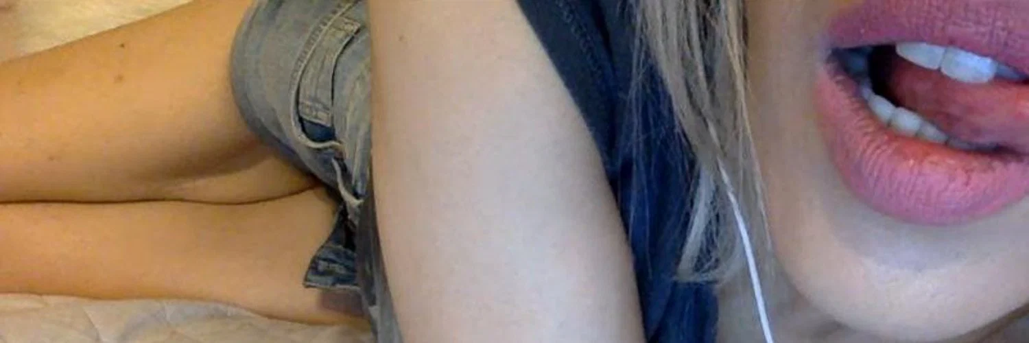 Azramodelcam4 profile banner
