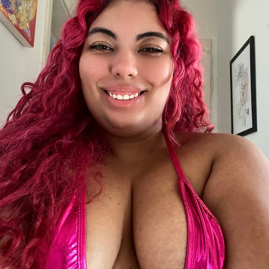 Ella 🖤  Hairy queen 😈💦 July 12th 🥳🎂
