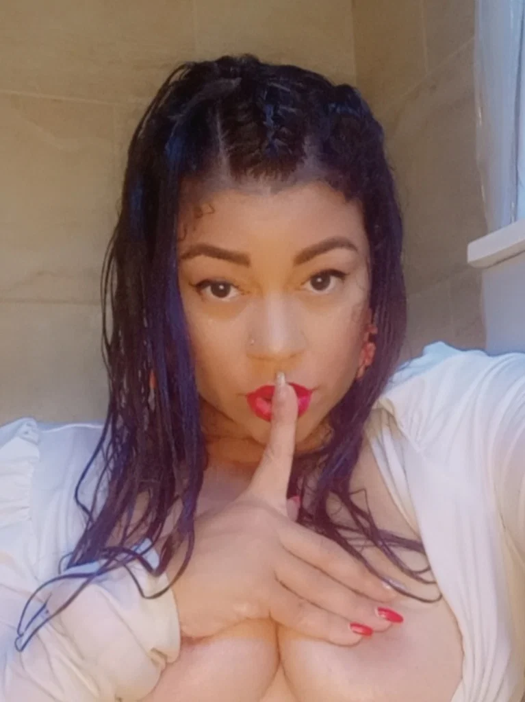 AngelaLaMejor's avatar