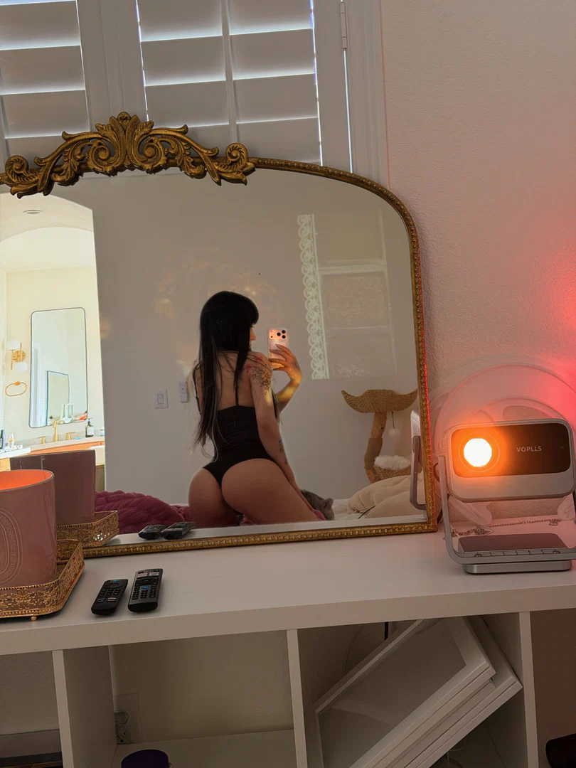 Elle Lee π€πͺ½ profile banner